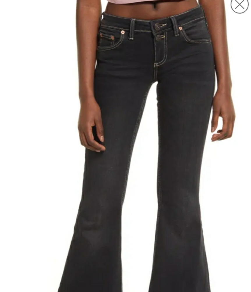 BDG Urban Outfitters Low Rise Flare Jeans 27
